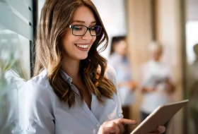 Resume vs LinkedIn: What Should Match & Differ?